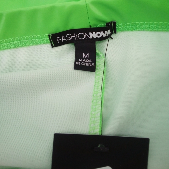 NWT Fashion Nova Rough Rider Biker Shorts Neon Lime Green M Vegan Leather Style - Picture 4 of 9